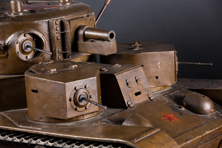 Фрагменты макета танка Т-28